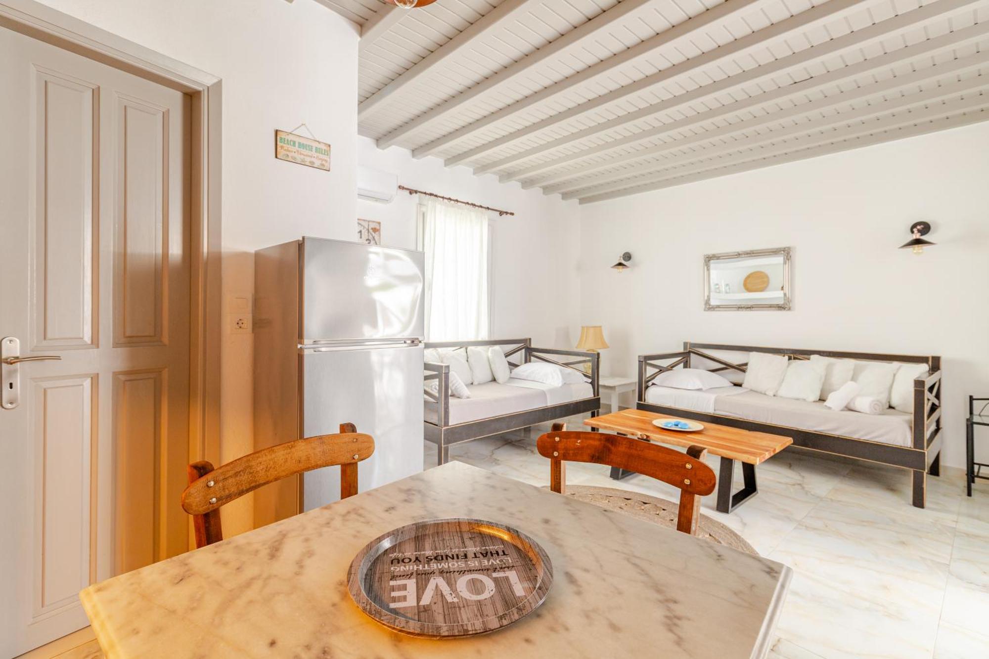 Elenitas Beach House In Ornos Ngoại thất bức ảnh
