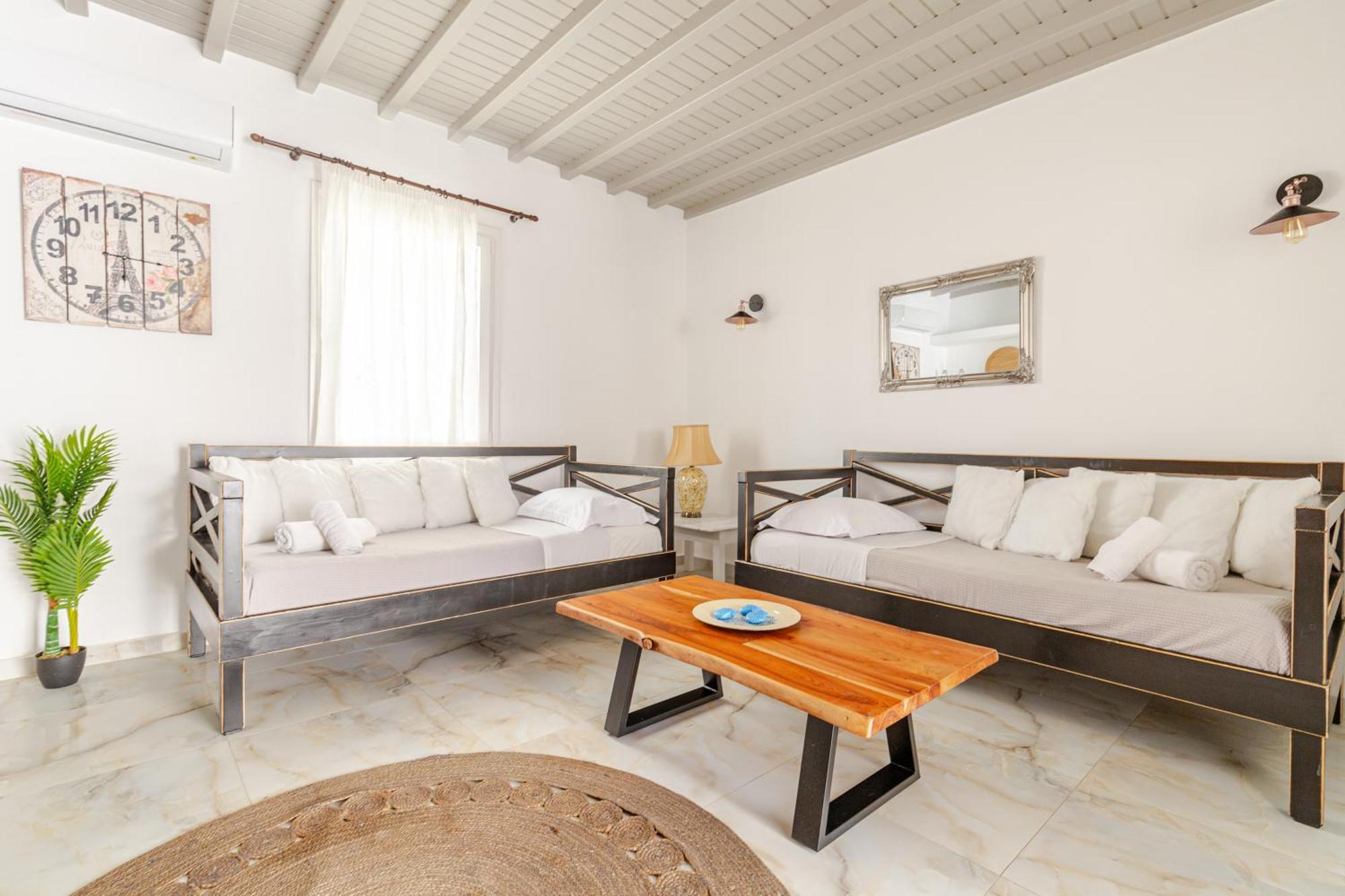 Elenitas Beach House In Ornos Ngoại thất bức ảnh
