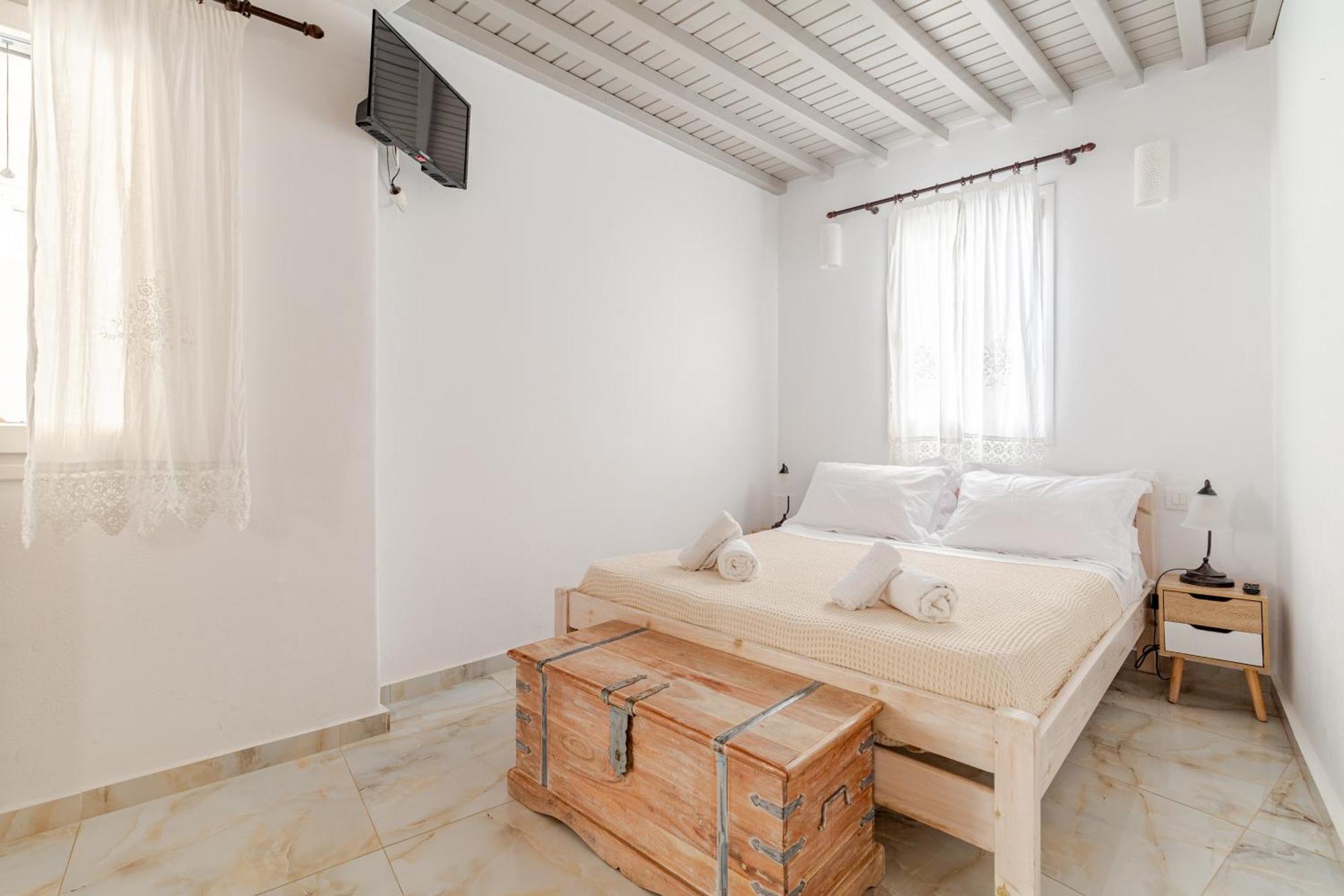 Elenitas Beach House In Ornos Ngoại thất bức ảnh